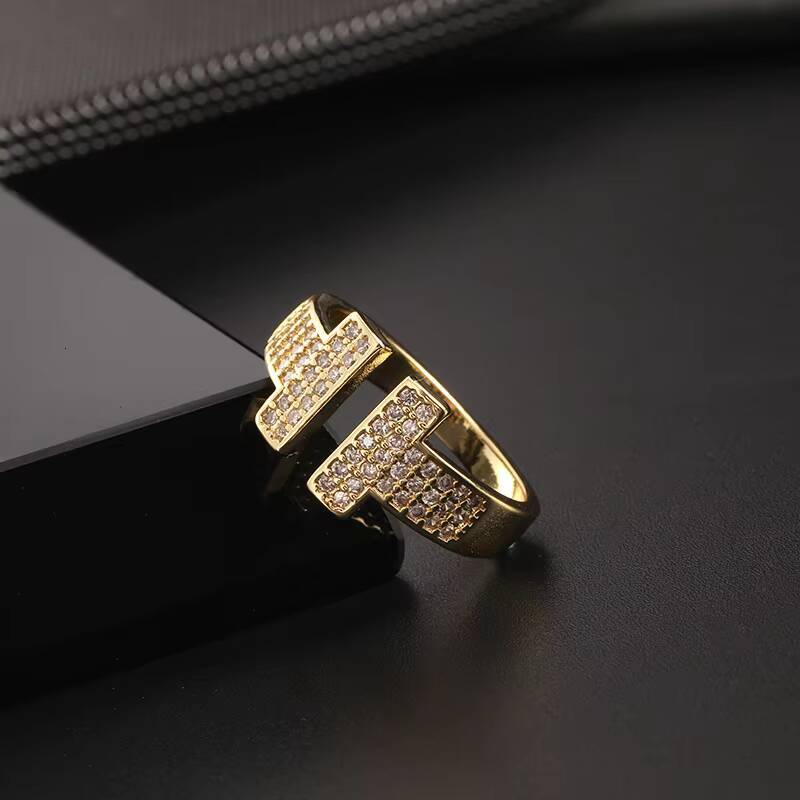 Hot Fashion Europe Gold Plated Brass Copper Alloy Crystal Zircon Openwork Finger Rings for Women Girls