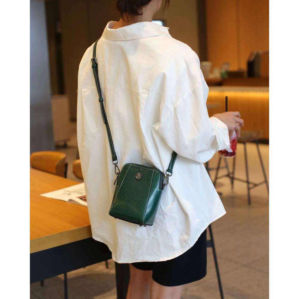 Designer Bags Leather Women's Mobile Phone Single Shoulder Messenger Purse Fashion All-Match Oil Wax Cowhide Casual Crossbody Small Bag Luxury Ba