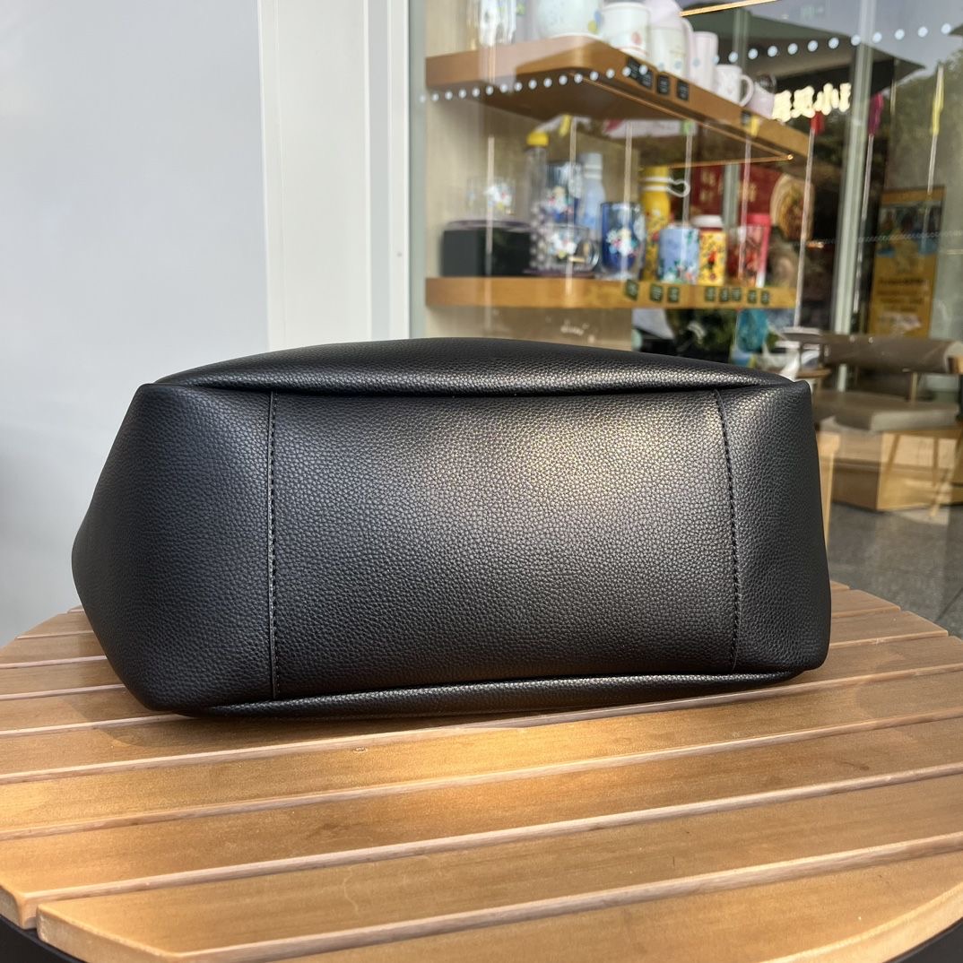 Designer bag Shoulder Bag Luxury Bag beach bag Crossbody Purse Designer 2025 New Women's bags summer woven bags small hollow bag underarm commuti