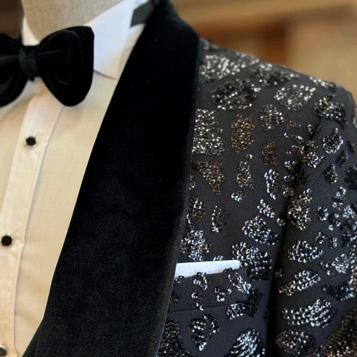 Groom Wear 3 Pieces Customized Men Suits Slim Fit Fashion Gentleman Shawl Lapel One Button Luxury Sequins Wedding Tuxedos