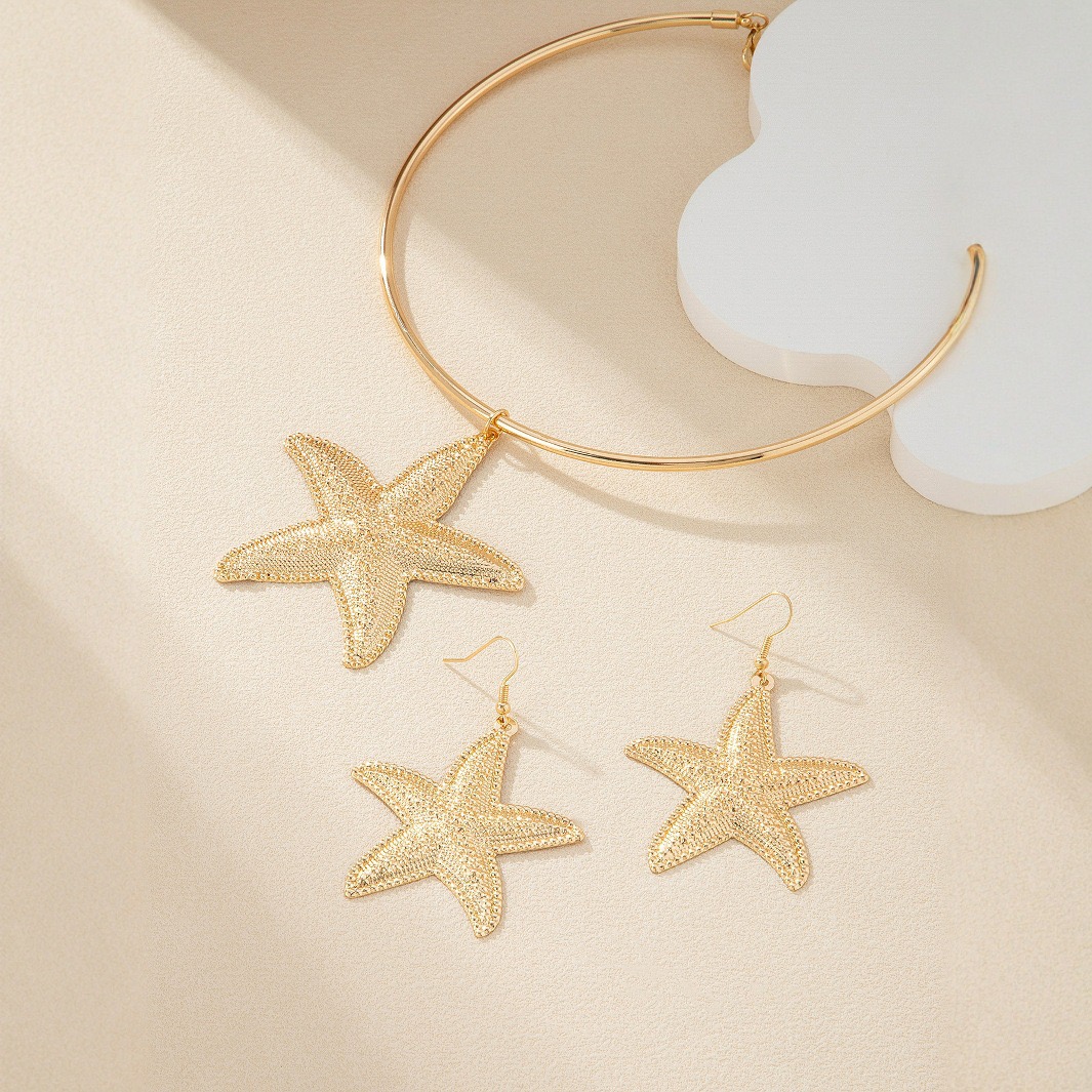 Beach resort style starfish pendant earrings necklace set for women, exaggerated fashionable trend collarbone chain