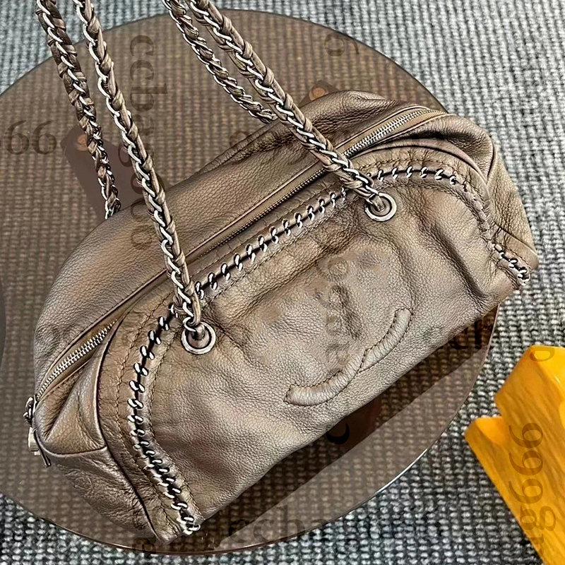 3 Colors Women Designer Calfskin Jumbo Bowling Shoulder Bag With Silver Chain Around Bag Matelasse Chain Zipper Large Capacity Sport Travel Airport Bag 33X17x15CM