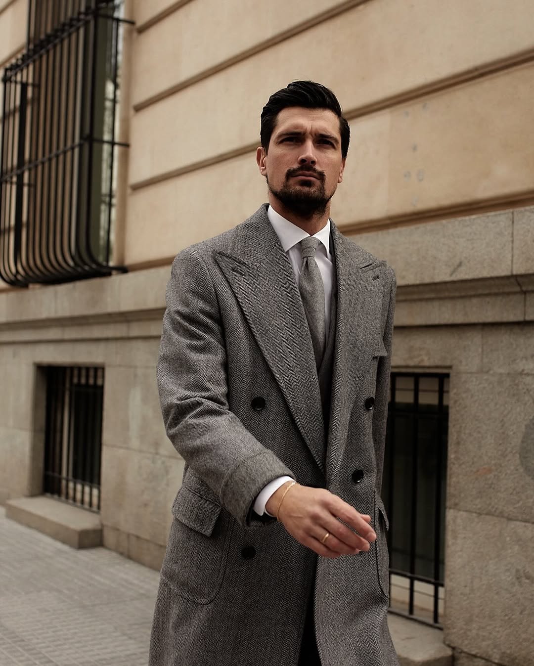 Wool Blend Coat Men Peaked Lapel Over Jacket Double Breasted Business Long Overcoat Plus Size Warm Formal Business Customized