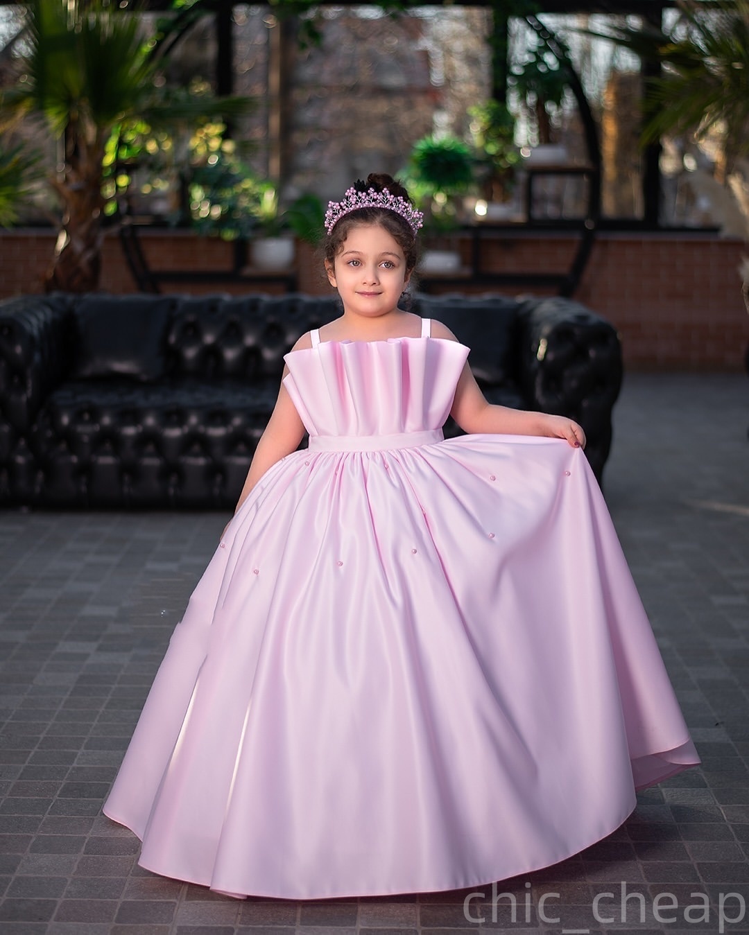 2025 Pink Spaghetti Flower Girl Dresses Ball Gown Pearls Satin Floor Length Little Girl Christmas Peageant Birthday Christening Tutu Dress Gowns ZJ411
