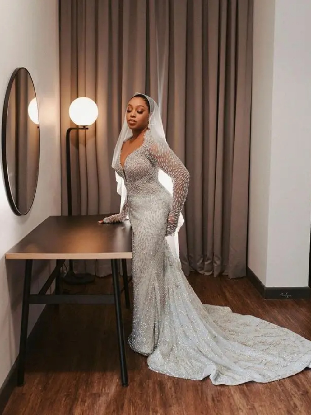 Plus Size Beaded Mermaid Wedding Dresses Crystal Square Neck Long Sleeve Bride Dress Sexy Floor Length Bridal Dress Customized