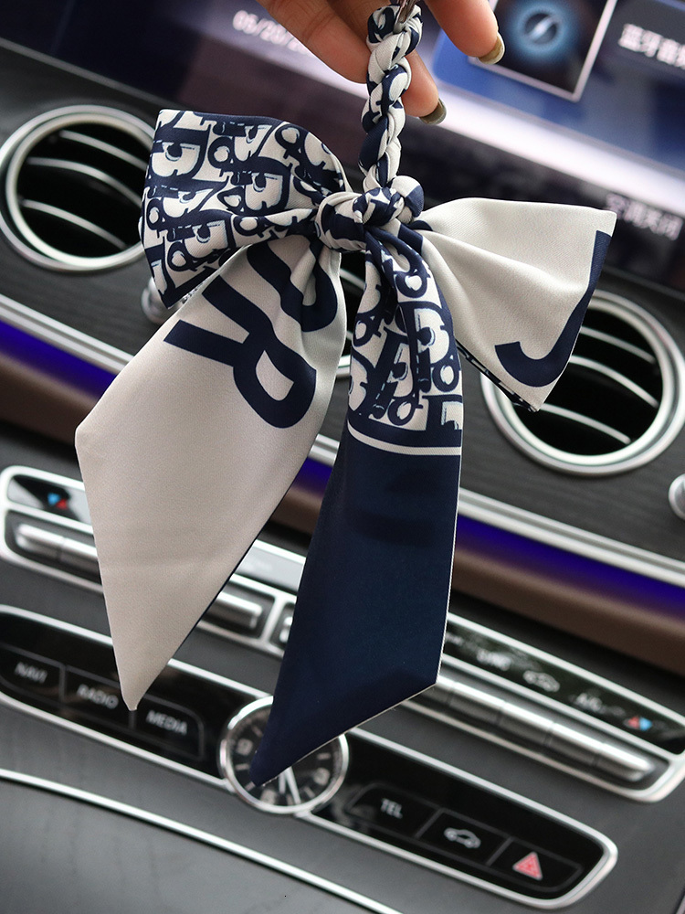 Car Keychain Pendant Scarf Handwoven Bowknot Horseshoe Buckle Chain Ring Hanging Decoration Bag Pendant for Women 250728