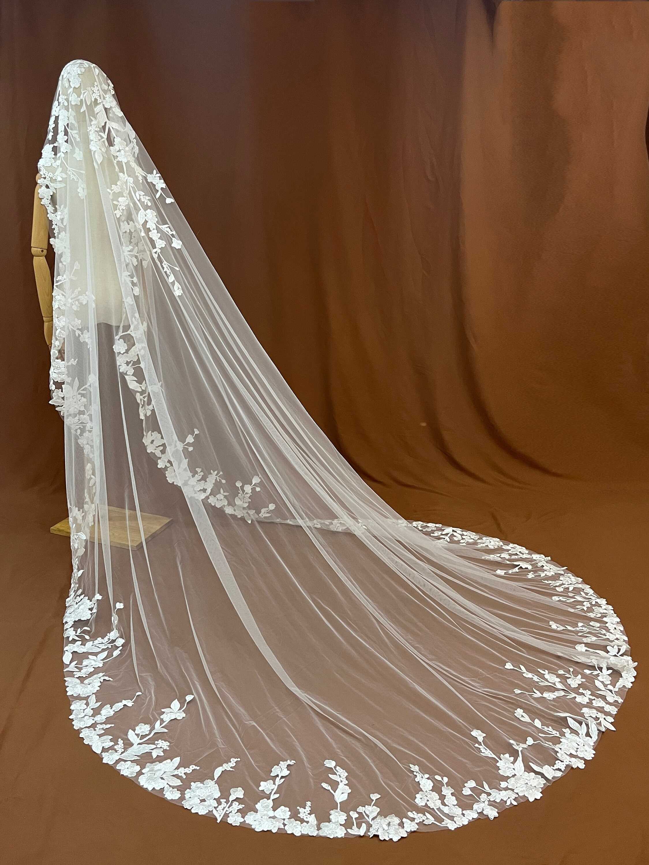 Wedding Veil Customized Real Photos Long Appliques Edge Bridal Veil Single Layer Cathedral Length Wedding Accessories