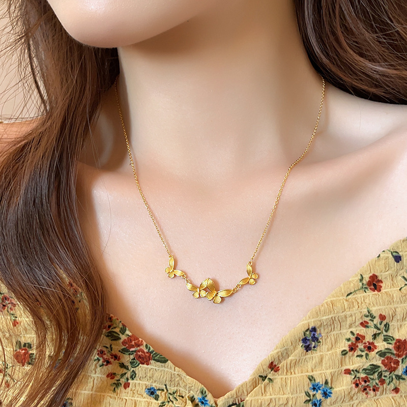 French Style Gold Butterfly New Niche Design Light High-End Clavicle Chain Elegant Fashion Versatile Necklace Jewelry for Women