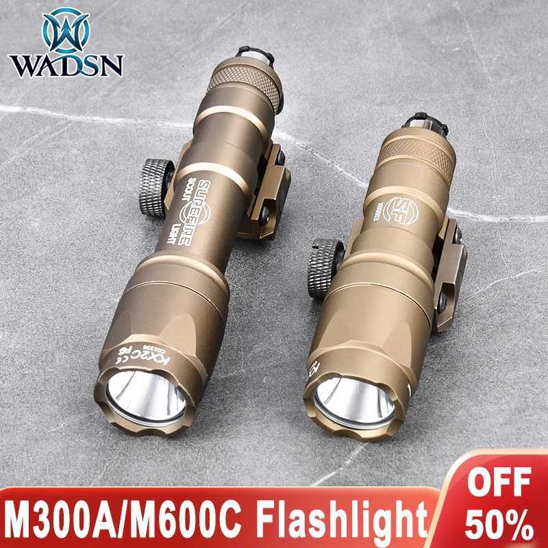 WADSN Tactical SF M300A/M600C Flashlight 400/600 Lumens White Light AXON Switch Hunting Scout Light Airsoft Accessories XJ250728