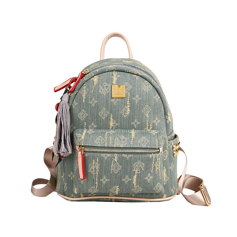 This new printed soft leather versatile and trendy small backpack is simple, fashionable, trendy and stylish for commuting. It's a stylish crossb