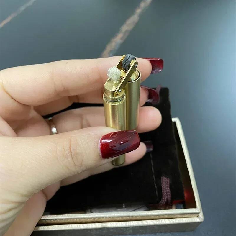 Golden Brass Nunchuck Panlong Stick Creative Grinding Wheel Kerosene Men's Play Pressure Reducing Lighter With Box W260202