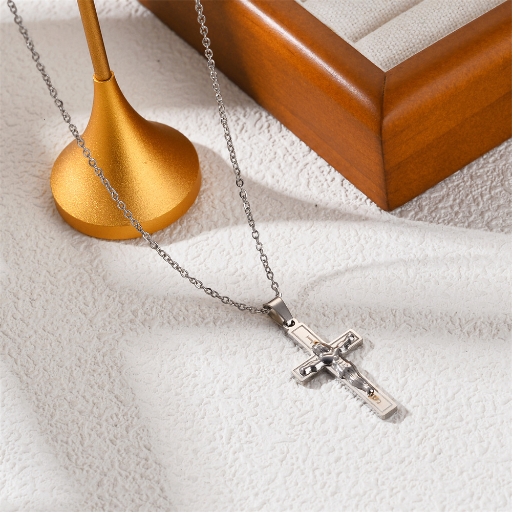 Titanium Steel Necklace for Women, Unique Cross Pendant, Niche Design Fashion Trendy Collarbone Chain Jewelry for Women