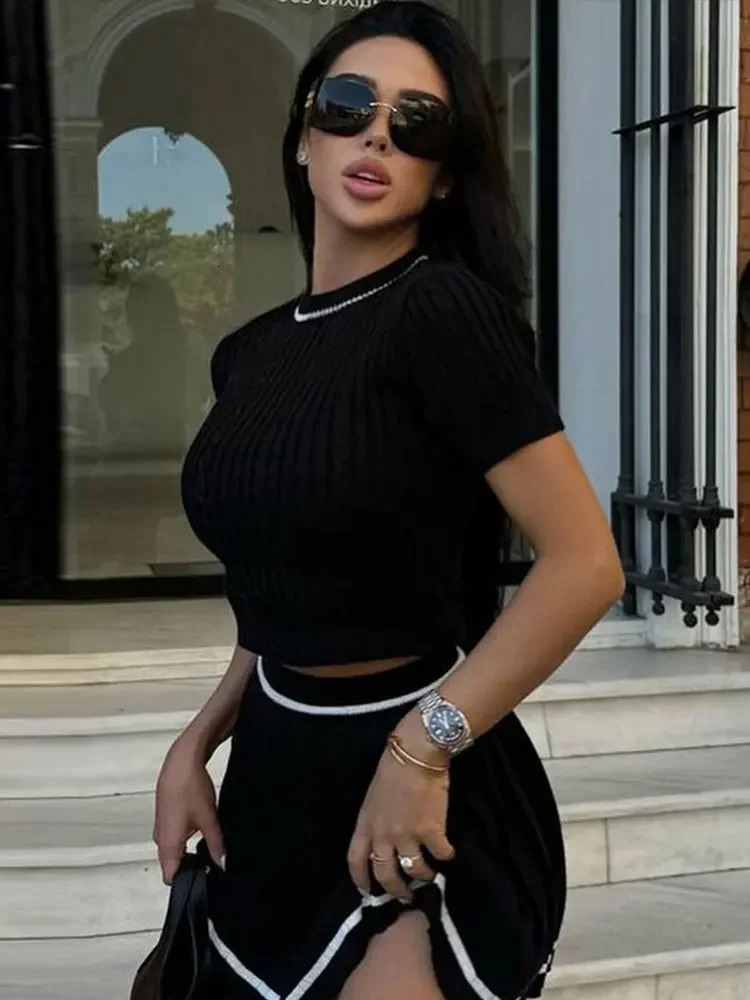 2 Pieces Knitted Sweater Pleated Skirt Sets for Women Striped Short Sleeve Twist Oneck Pullover Mini High Waist Skirts Suits 250729