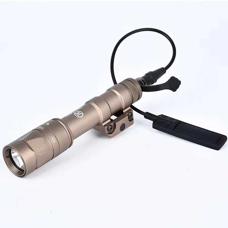 Tactical Powerful M600W M600 Flashlight Airsoft Scout Rifle Gun Hunting LED Strobe Airsoft Light Fits 20mm Picatinny RailXJ250728