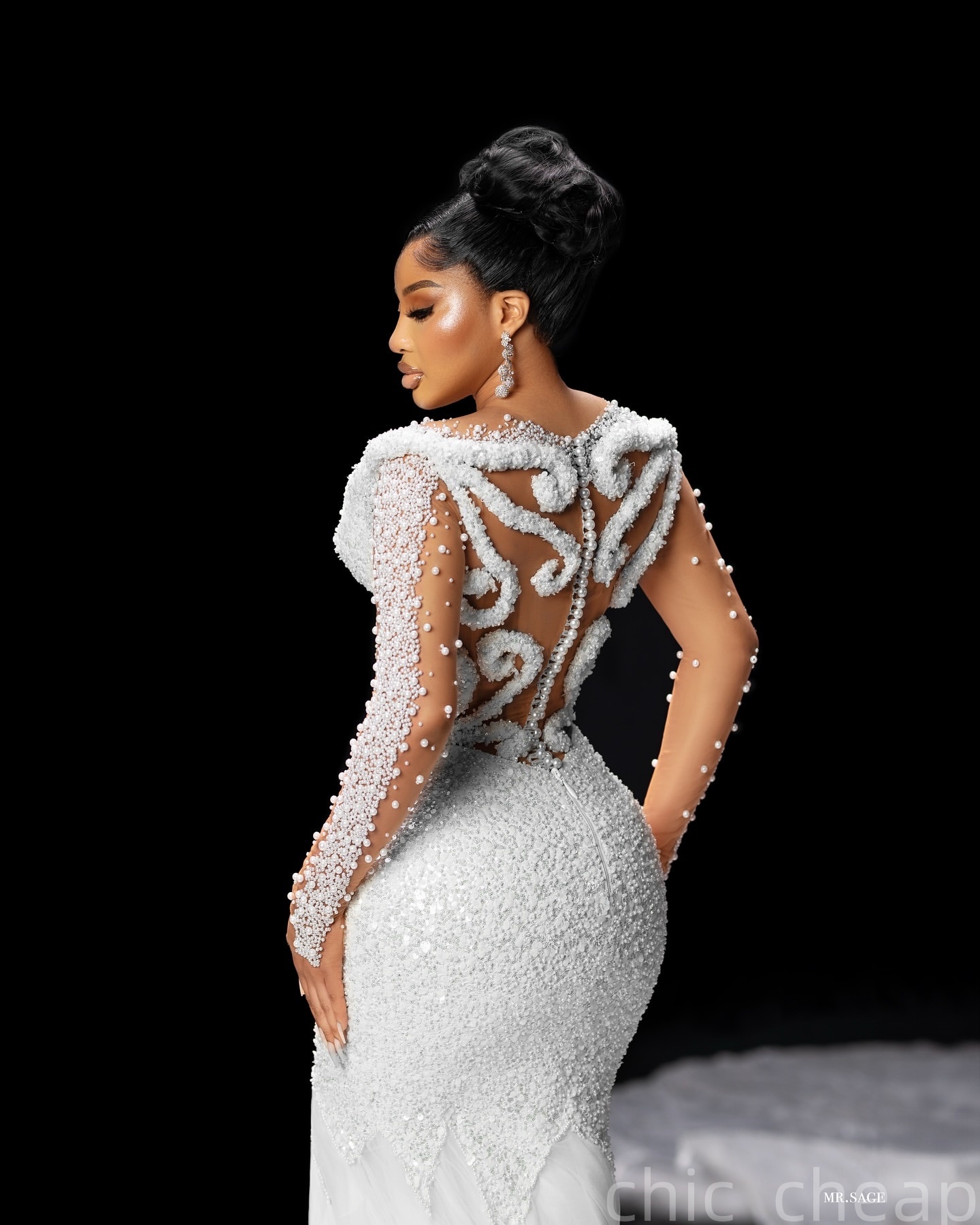 2025 Aso Ebi Plus Size Ivory Mermaid Wedding Dress Sequined Pearls Tulle Full Sleeves Sparkly Vintage Bridal Gowns Dresses ZJ0682