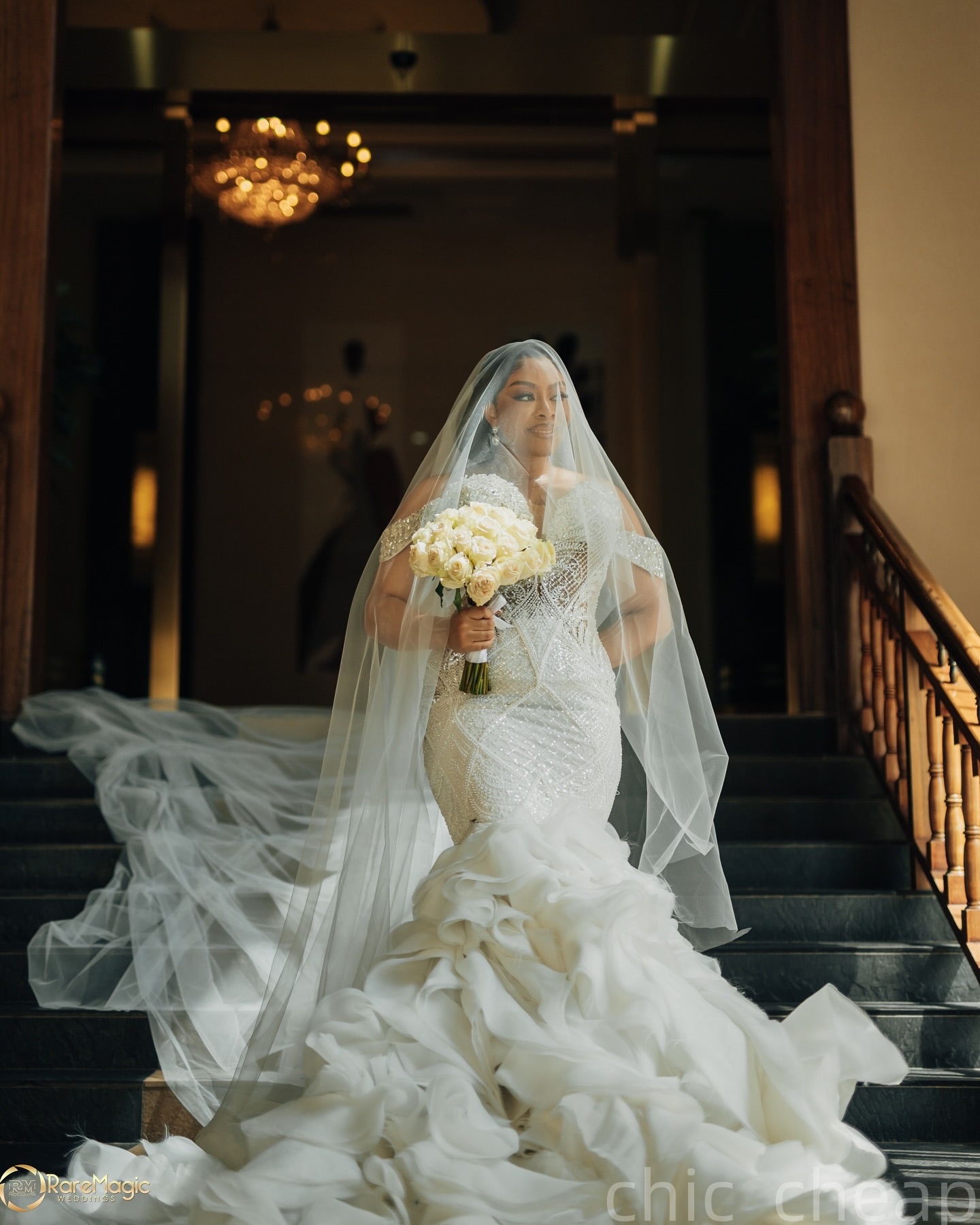 2025 Aso Ebi Plus Size Ivory Mermaid Wedding Dress Lace Beaded Crystals Tiers Organza Vintage Bridal Gowns Dresses ZJ0680