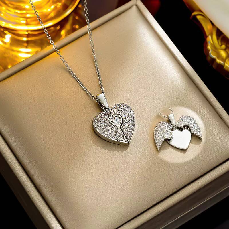 Popular Stainless Steel 18K Gold Heart Necklace Opening Angel Wings Heart Shaped Diamond Pendant Couple Necklaces for Lovers