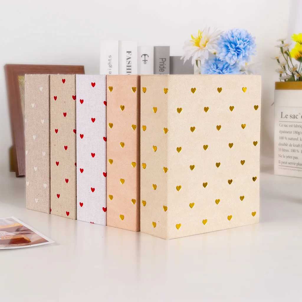 1 exquisite 6-inch fabric photo album with 100 pictures as a commemorative gift for friends and couples. Z250729