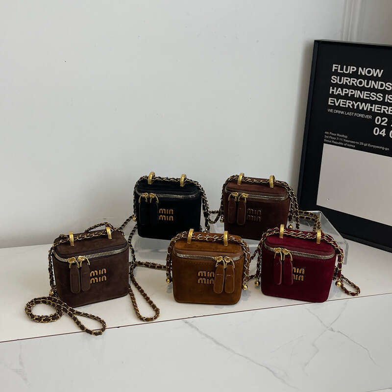 Bucket Niche Mini for Women 2024 New Matte Chain Crossbody Autumn Winter Casual Lipstick Bag