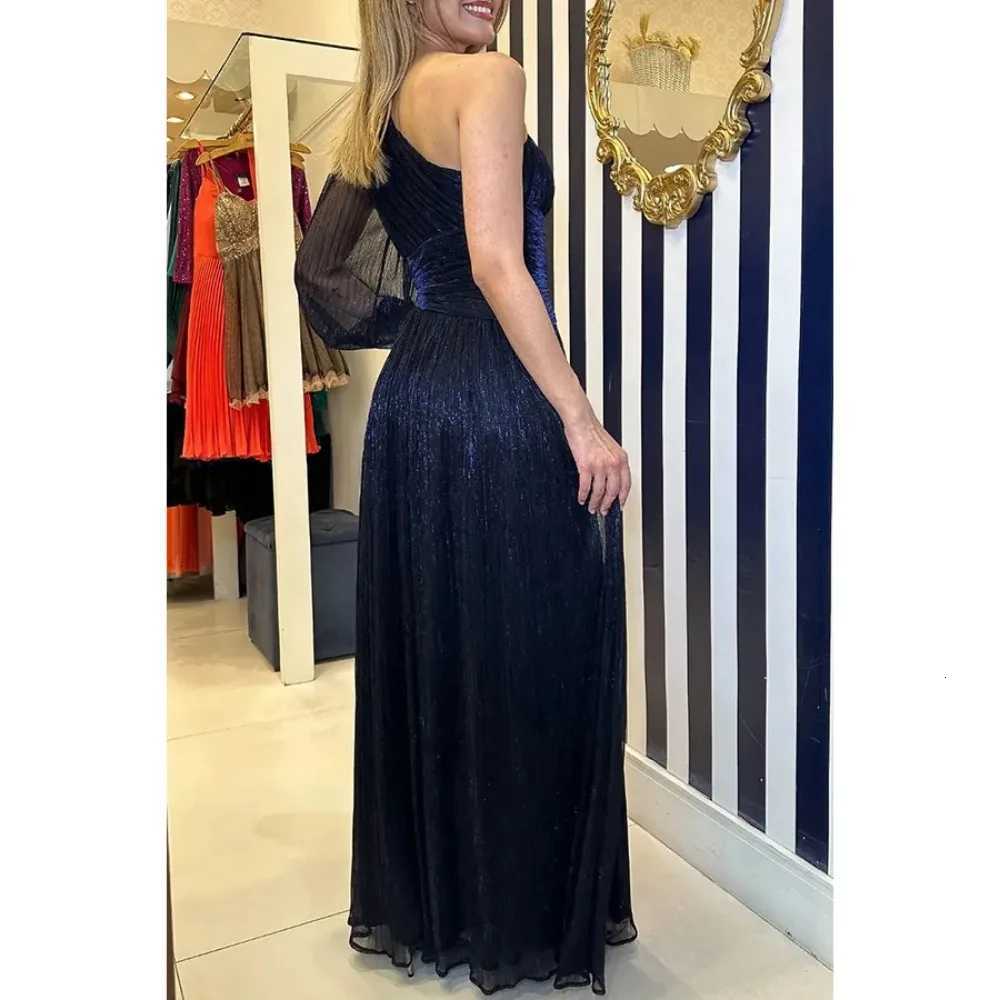 Womens S-XL Size European and American Autumn and Winter New Party Slanted Shoulder Split Dress INS Loose Casual Womens Dress Z250728