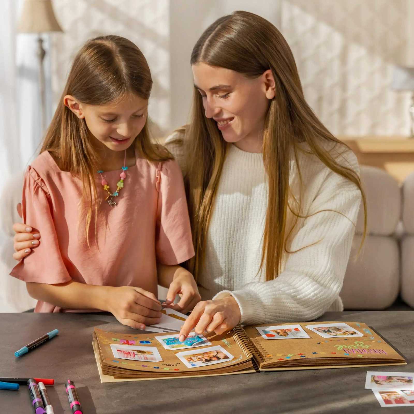 Photo album 10x10-inch DIY scrapbook Album 80-page thick kraft paper Wedding and Anniversary Family memory book (brown) Z250729