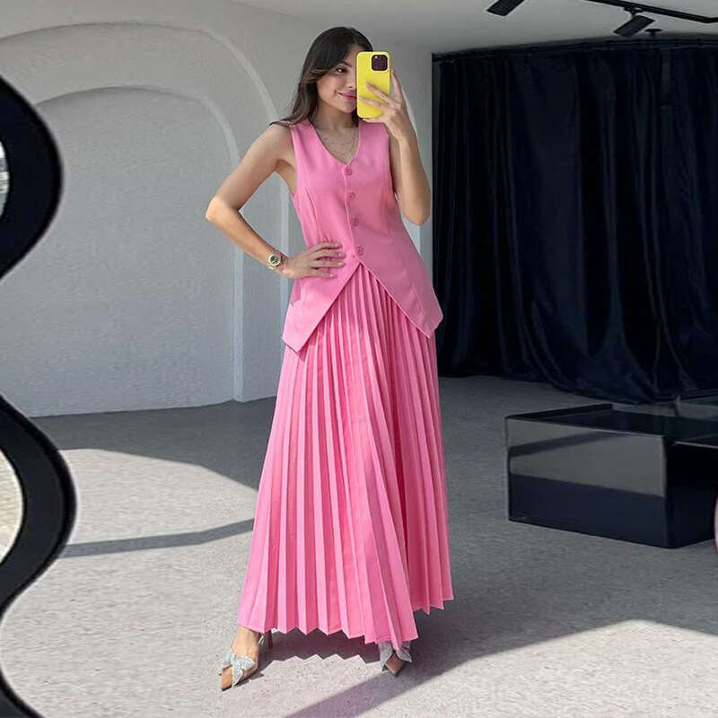 Hot Selling Fashion European and American Style Sleeveless Summer Elegant Half Skirt Pleated Women's Vest Two-Piece Set