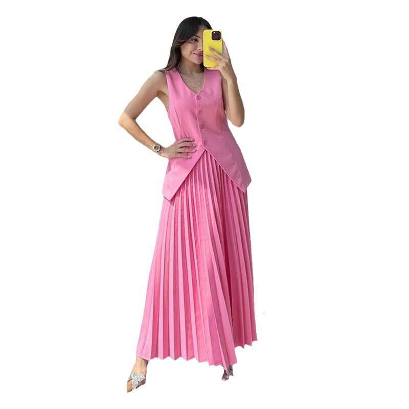 Hot Selling Fashion European and American Style Sleeveless Summer Elegant Half Skirt Pleated Women's Vest Two-Piece Set