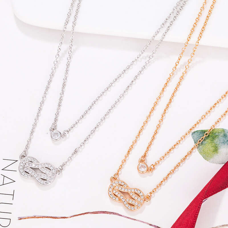 Fashion Horsebit Double Layer Necklace for Women High-end Design Sense Niche Light Personality Force10 Inlaid Dia Collarbone Chain