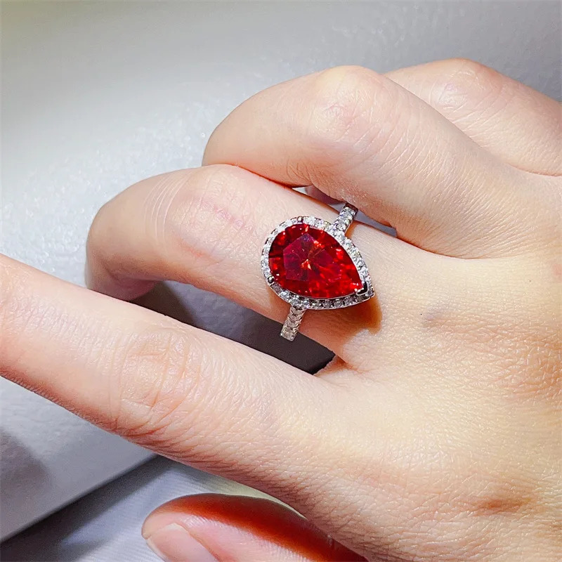 Pear Cut 5Ct Red Diamond Ring 925 Sterling Silver Party Wedding Band Rings for Women Bridal Engagement Jewelry 250729