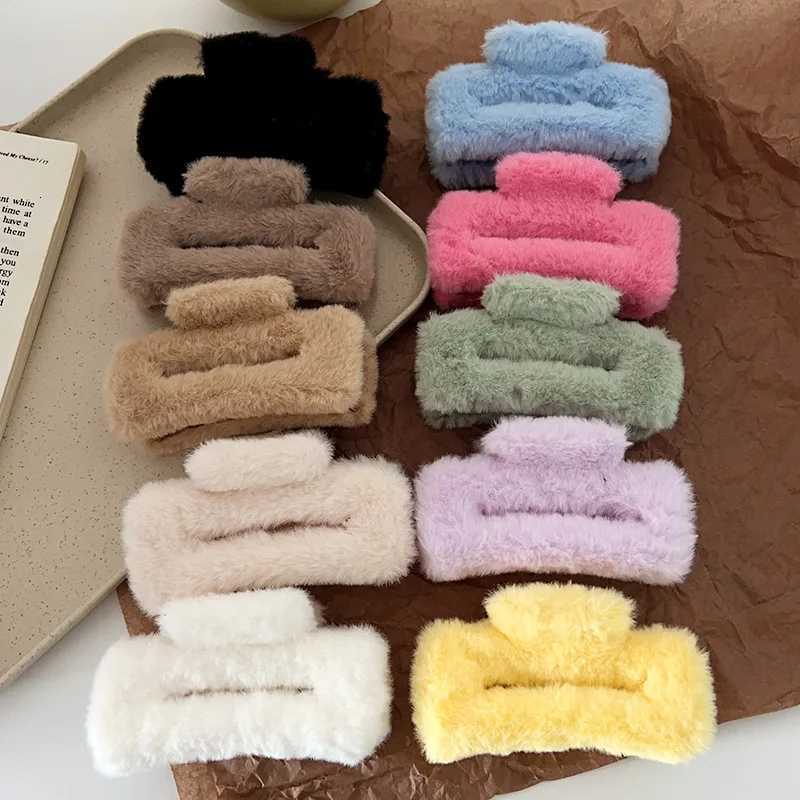 100% Plush Hair Claw Elegant Acrylic Hairpins Faux Fur Hair Clip Barrette Crab Headwear for Women Girls Hair Accessories Z250729