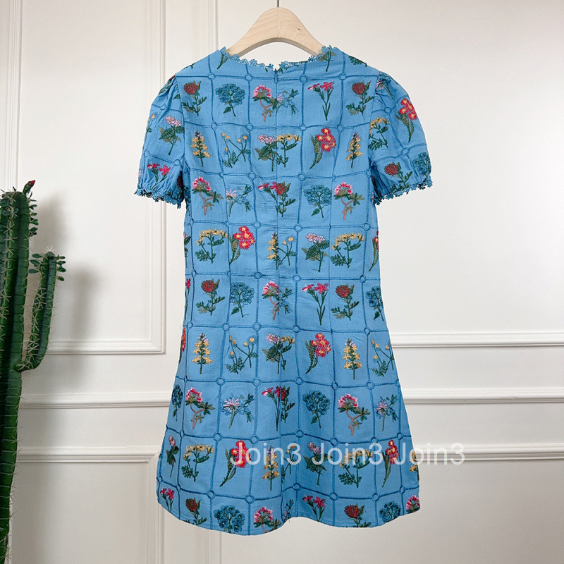 2025 Summer New French Style Slim Fit V-Neck Lace Embroidery Floral Short Sleeve Dress Short Skirt