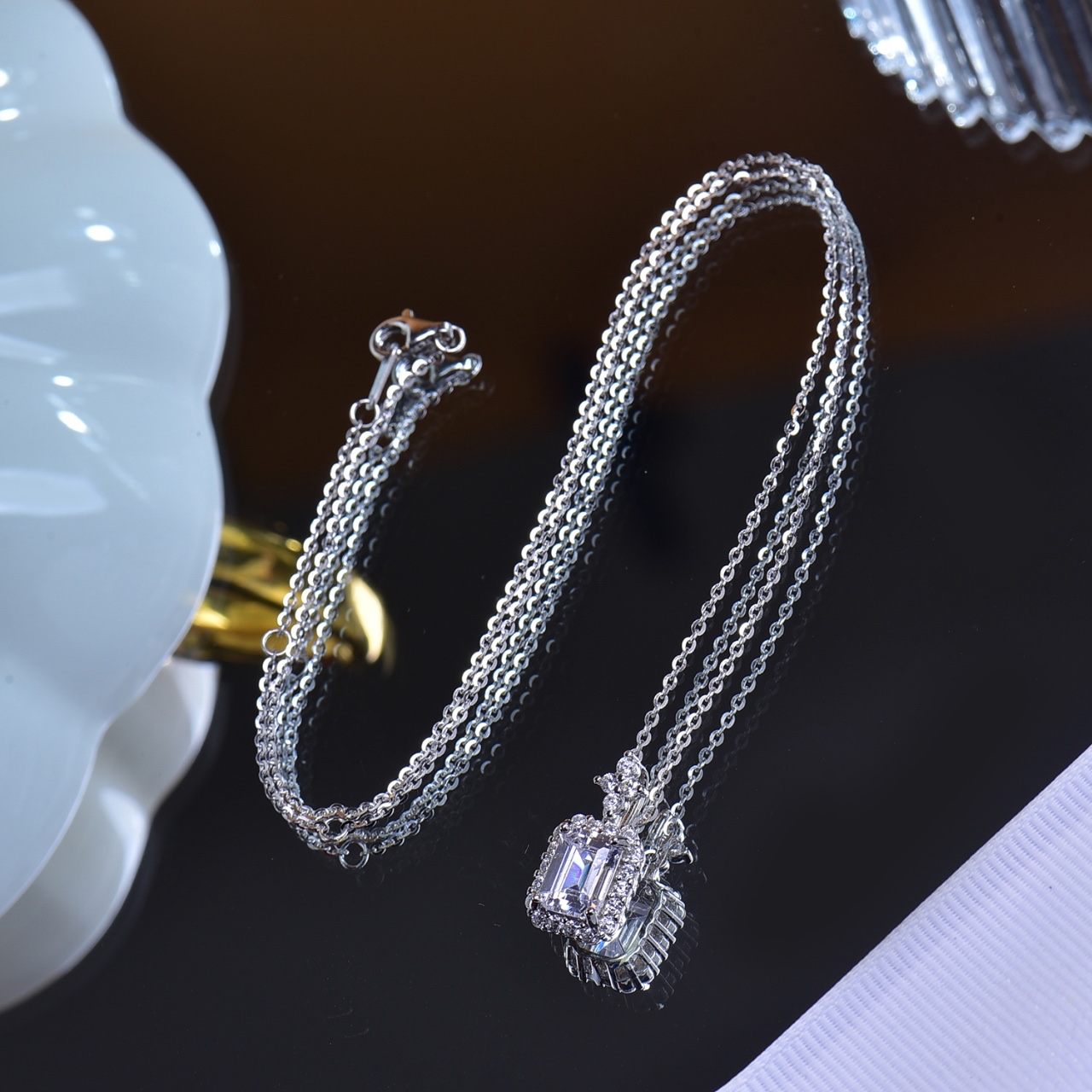 925 Sterling Silver Four - leaf Clover Emerald - cut Moissanite Pendant - Premium Lab - Grown Gemstone, Unique Design