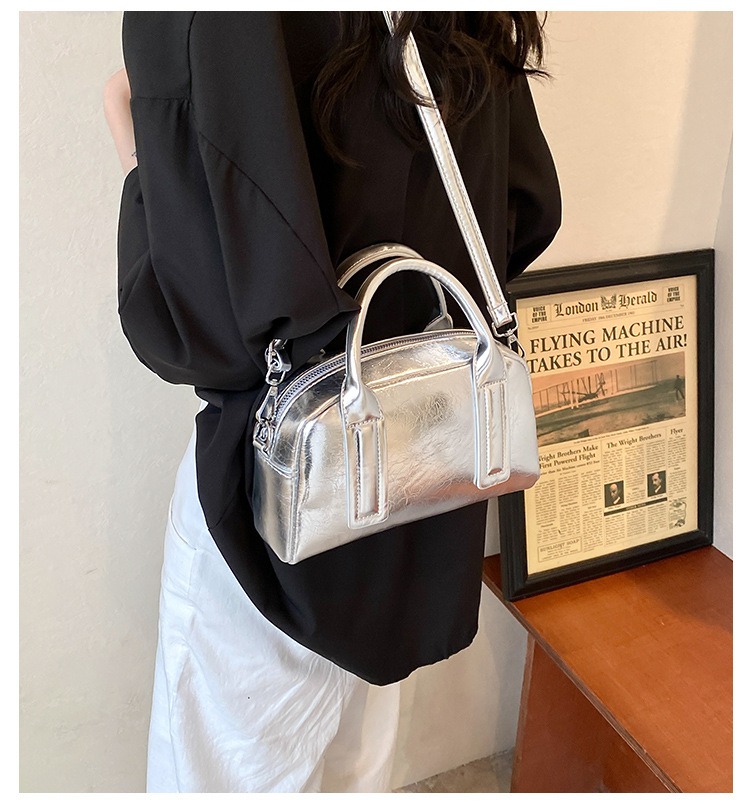 Niche Design Ladies' Shiny Leather Shoulders Bag - Stylish Everyday Purse