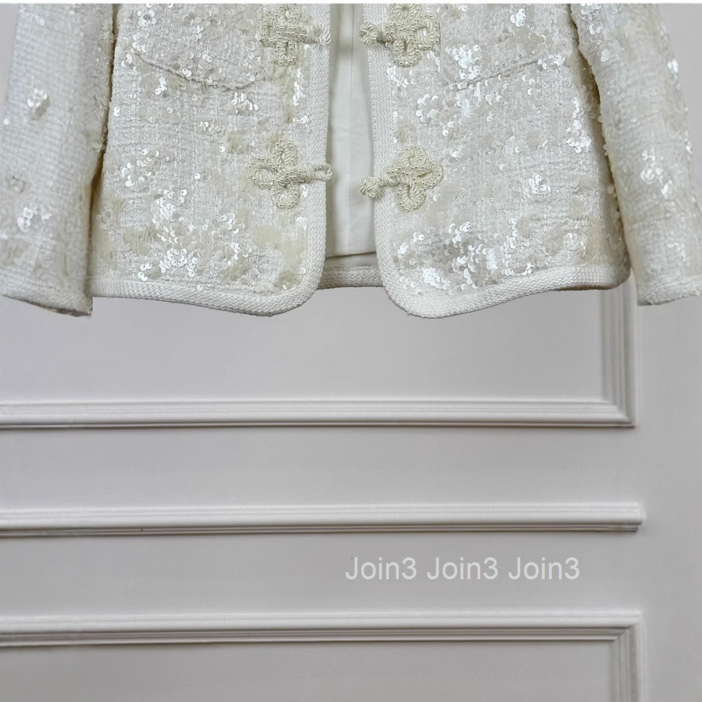 2025 New Chinese Style Small Fragrance White Scale Short Tweed Jacket Slimming High-end Women