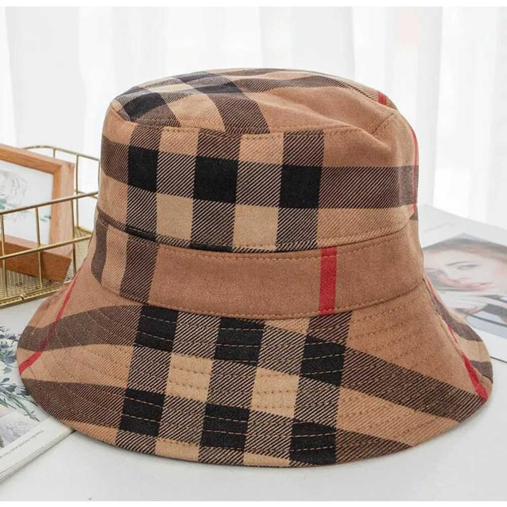 2025 New Bucket Hats 5color Bucket Hat Suede Fabric Fashion Classic Designer Grid Women Men Couple Nylon Autumn Spring Foldable Fisherman Sun Cap Travel CYG23110906