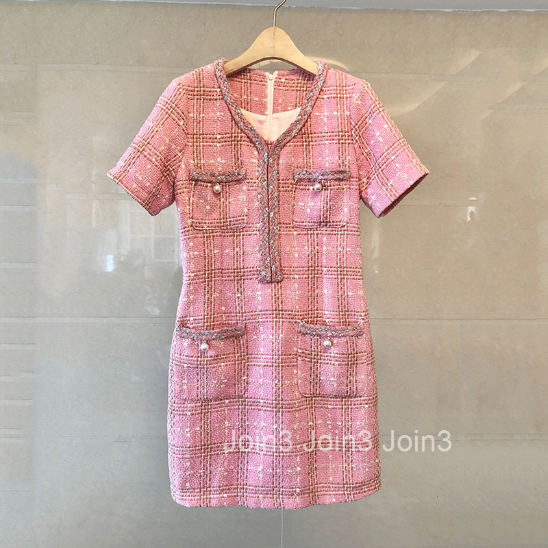 New Autumn Winter Fashion French Style Base Short Dress Slim Fit Elegant Little Fragrance Milk Short Sleeve Dress