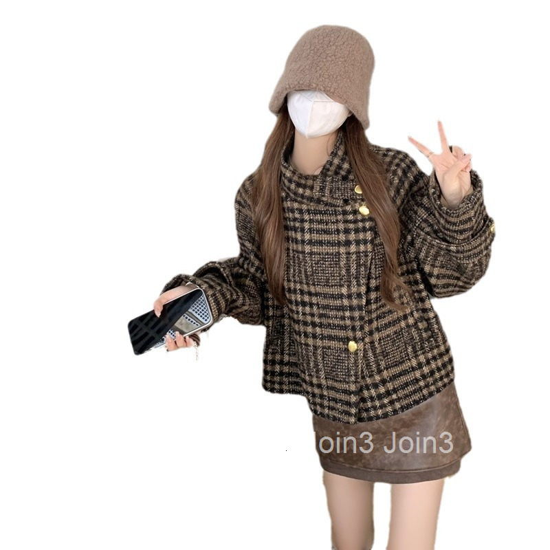 Winter New Fashionable Socialite Age-Reducing Lapel Cardigan Long Sleeve Quilted Short Coat Womens Top