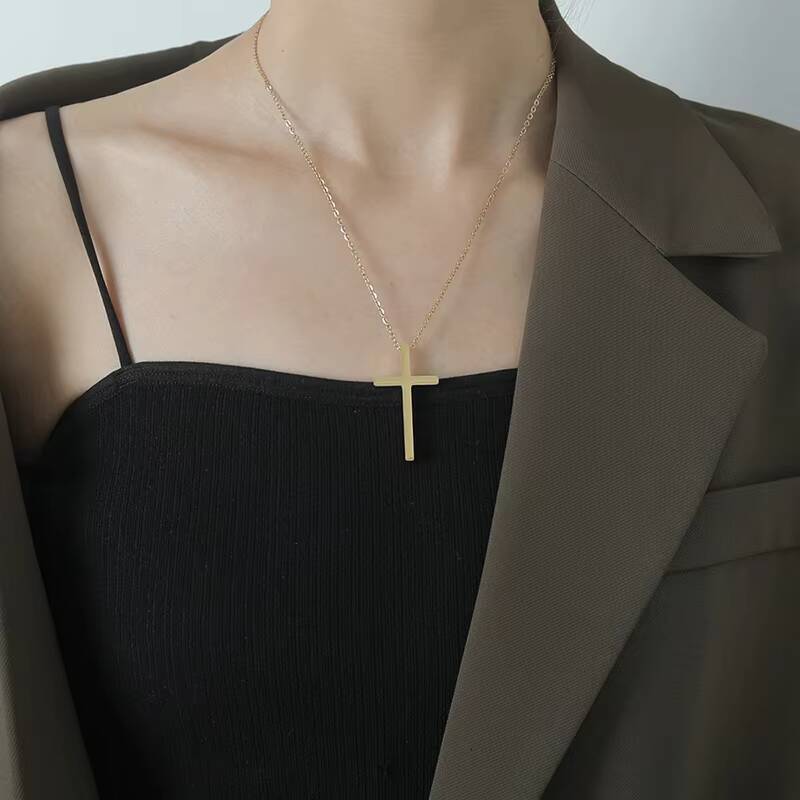 High Quality 18K Gold Plated Stainless Steel Cross Pendant Necklace Dainty Trendy Style for Women Men for Wedding Occasions