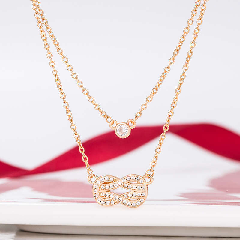Fashion Horsebit Double Layer Necklace for Women High-end Design Sense Niche Light Personality Force10 Inlaid Dia Collarbone Chain