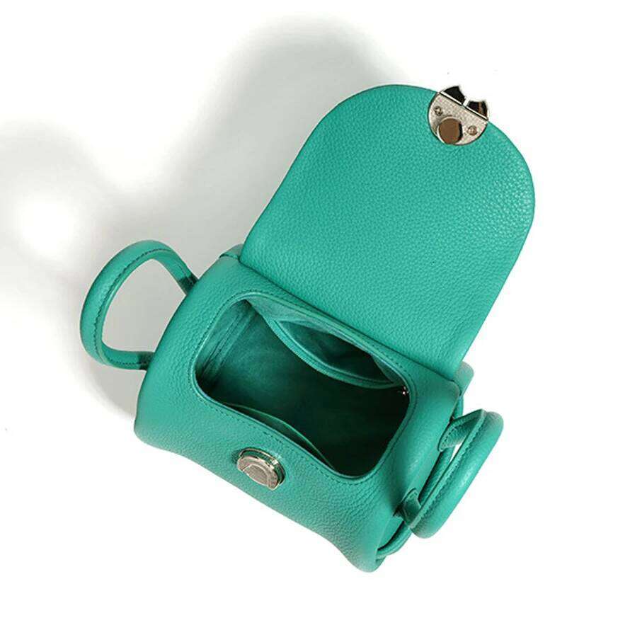 Luxury designer niche leather cute shoulder niche new summer women green shoulder handbag
