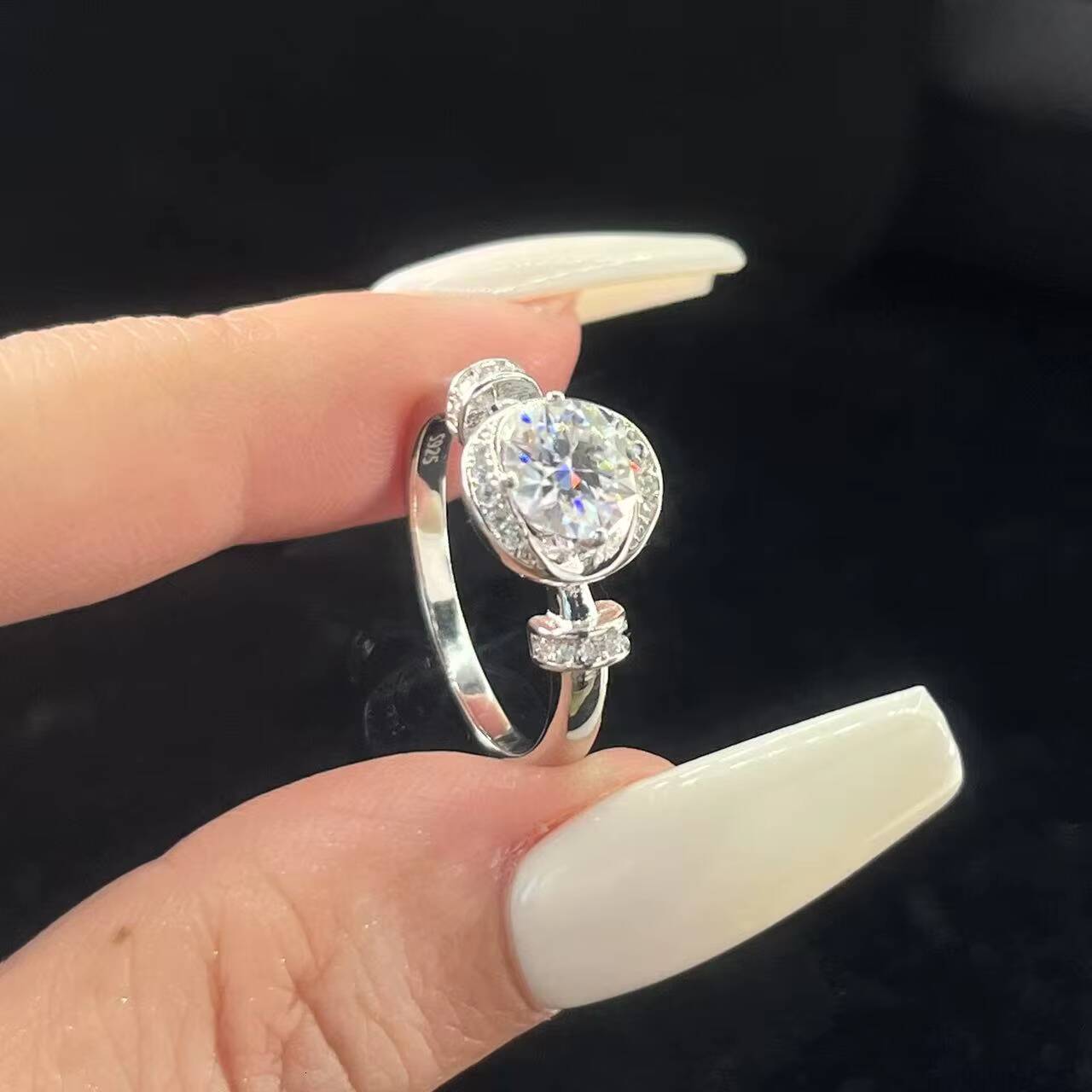 Fashion Jewelry S925 Sterling Silver Brilliant Cut vvs 1Ct Moissanite Diamond Smart Rings for Women Wedding with Gra Certificate