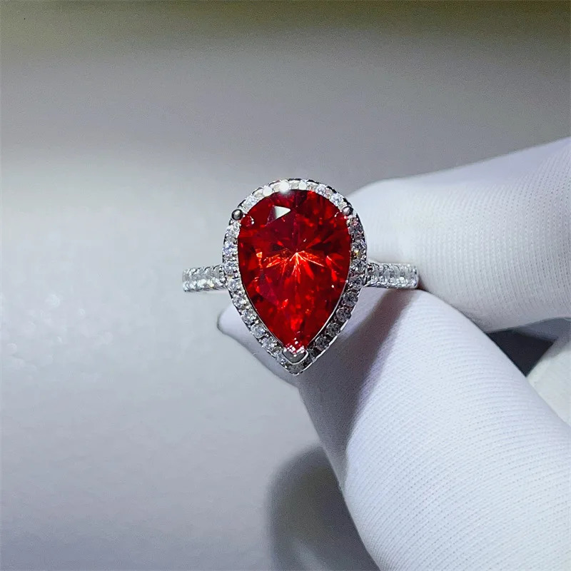 Pear Cut 5Ct Red Diamond Ring 925 Sterling Silver Party Wedding Band Rings for Women Bridal Engagement Jewelry 250729