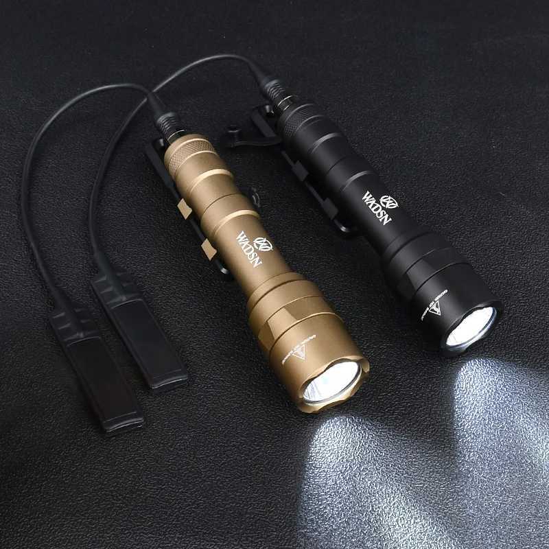 Tactical SF M600 Flashlight WADSN M600U LED Scout Light With M-LOK Keymod Offset Mounting Base Airsoft Hunting Weapon Accessory XJ250728