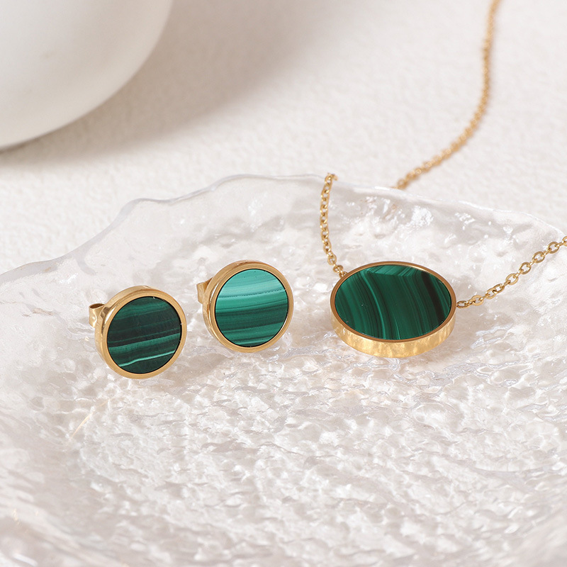 Fashionable 18k Gold Plated Stainless Steel Jewelry Set for Women with Peacock Crystal Triangle Inlaid Round Stone Daily Banquet Pendant Necklace