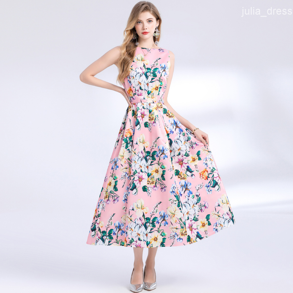 6005 Sleeveless High Waist Dress with Three-Dimensional Tailoring and Waist-Cinching Design
