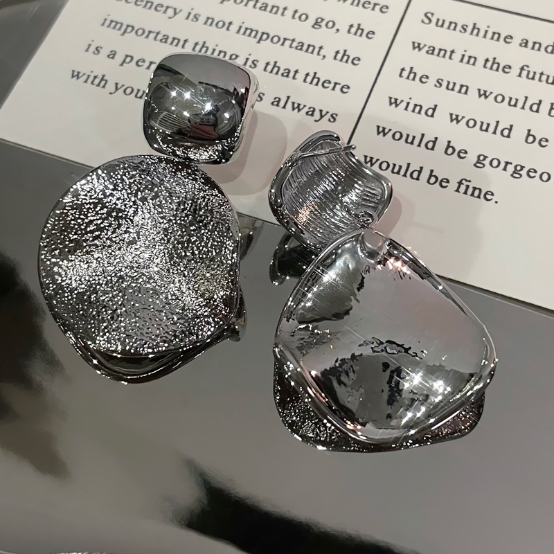 Sier Needle Square Pearl Round Pendant Metallic Studs Fashion Simple Niche Design Earrings