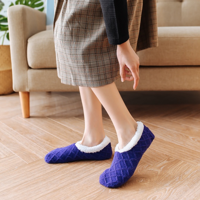 1 pair of autumn and winter floor socks, cute indoor adults with thick velvet , women's home anti slip and warm foot socks, lamb velvet shoes and