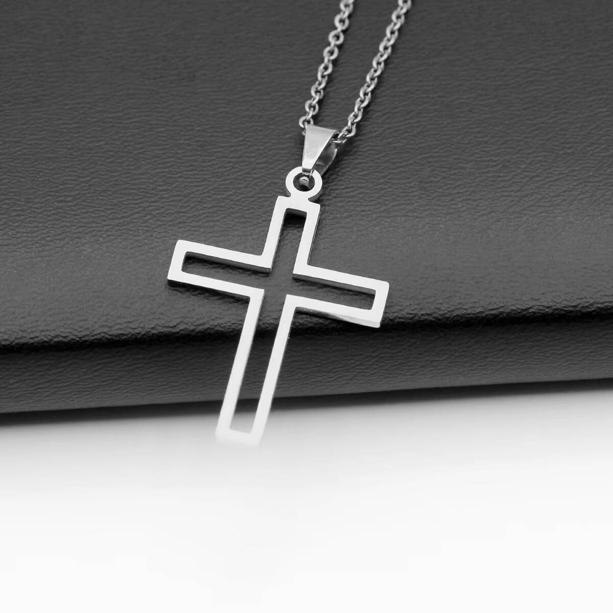 Simple Religious Stainless Steel Cross Pendant Necklace Gold Plated for Men and Womens Anniversary Jewelry Gift Chain Type