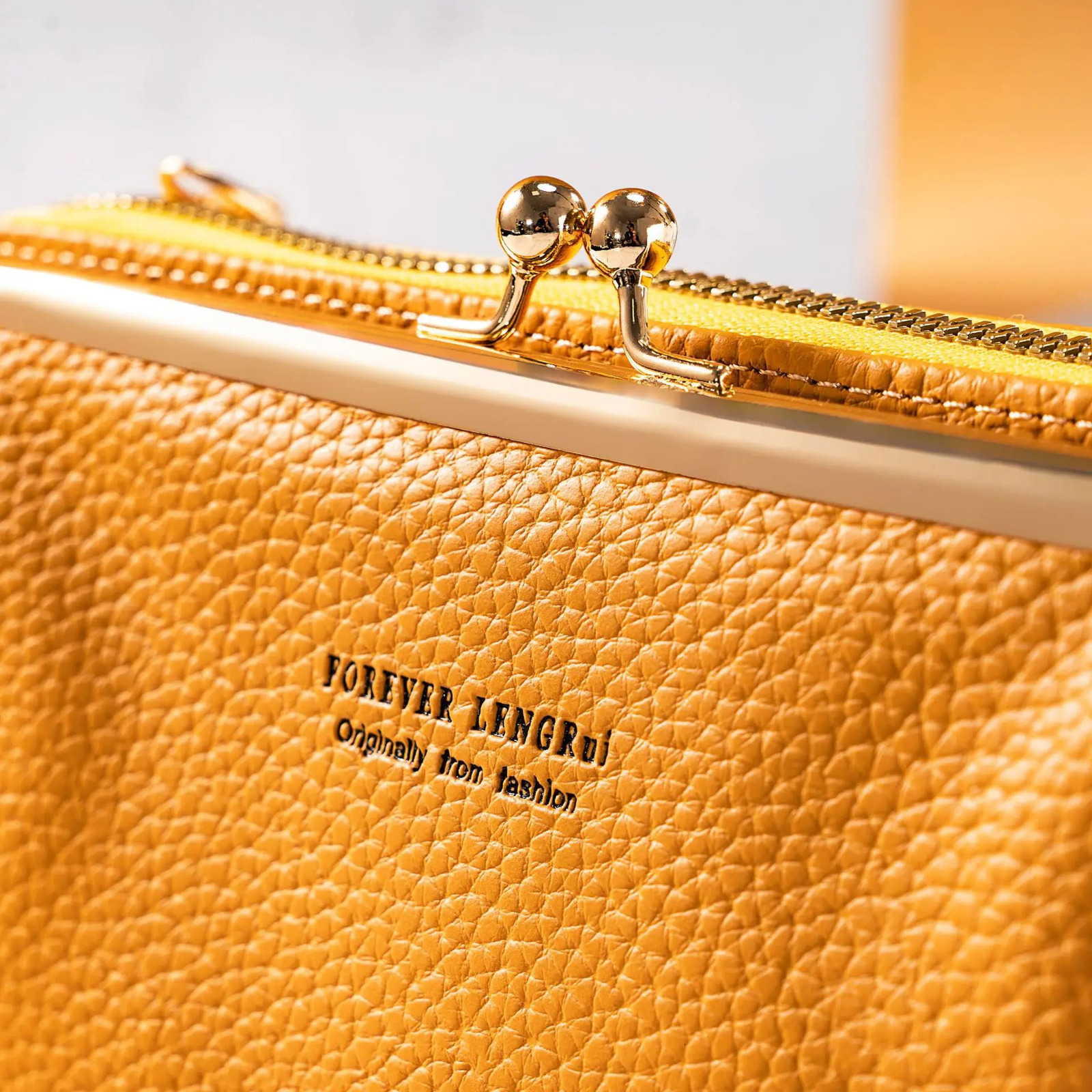 Fashion Single Shoulder Crossbody Cell Phone Bag Kissing Clasp Versatile Satchel Multi Card Position Keycase Female 250725