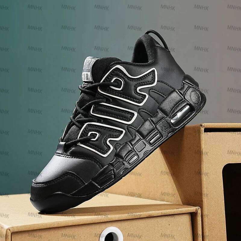 2025 model fashionable sports shoes, ready immediate wearing, anti-slip and durable, suitable for men's daily exercise